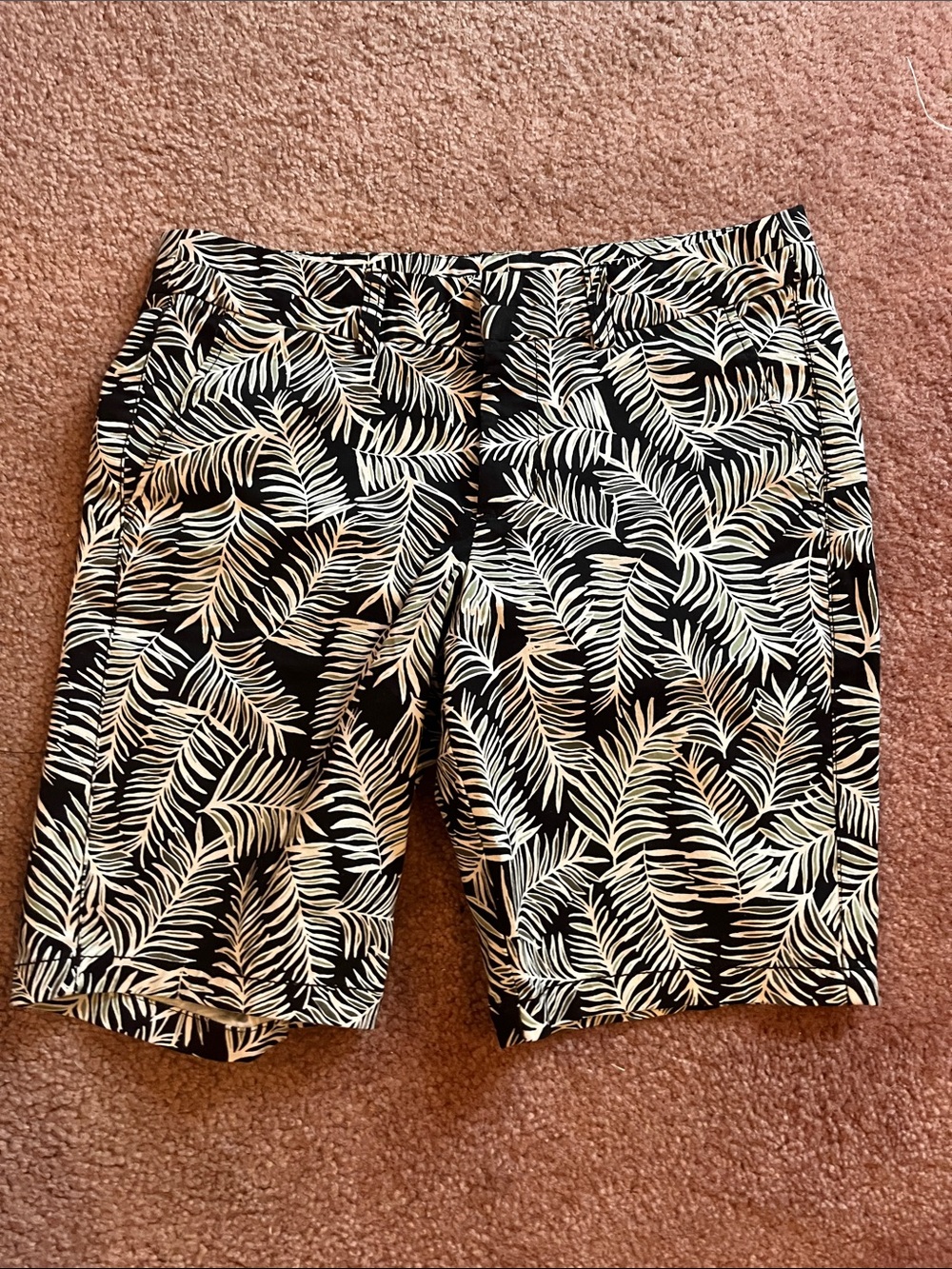 GAP Black/white Palm Leaf Print Bermuda Shorts 4